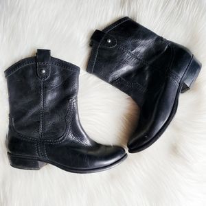 Fossil Black Leather Ankle Pull Up Boots
